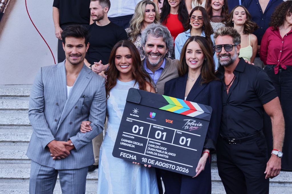MEXICO CITY, MEXICO - AUGUST 18: (L - R) Brandon Peniche, Scarlet Gruber, producer Carlos Bardasano, Susana GonzÃ¡lez and Gabriel Soto pose for a photo during the launch event for "Todavia Te Amo" soap opera at Televisa San Angel on August 18, 2026 in Mexico City, Mexico.  (Photo by Medios y Media/Getty Images)
