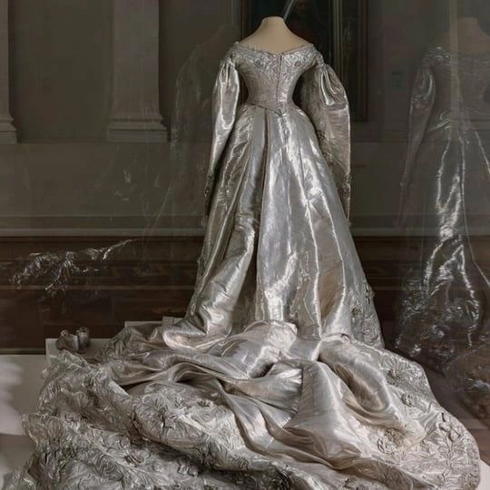 Detalles del vestido de novia de la última zarina rusa, Alejandra Fiódorovna