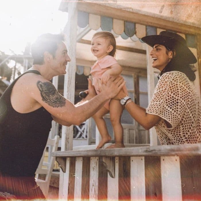 aislinn-derbez-familia