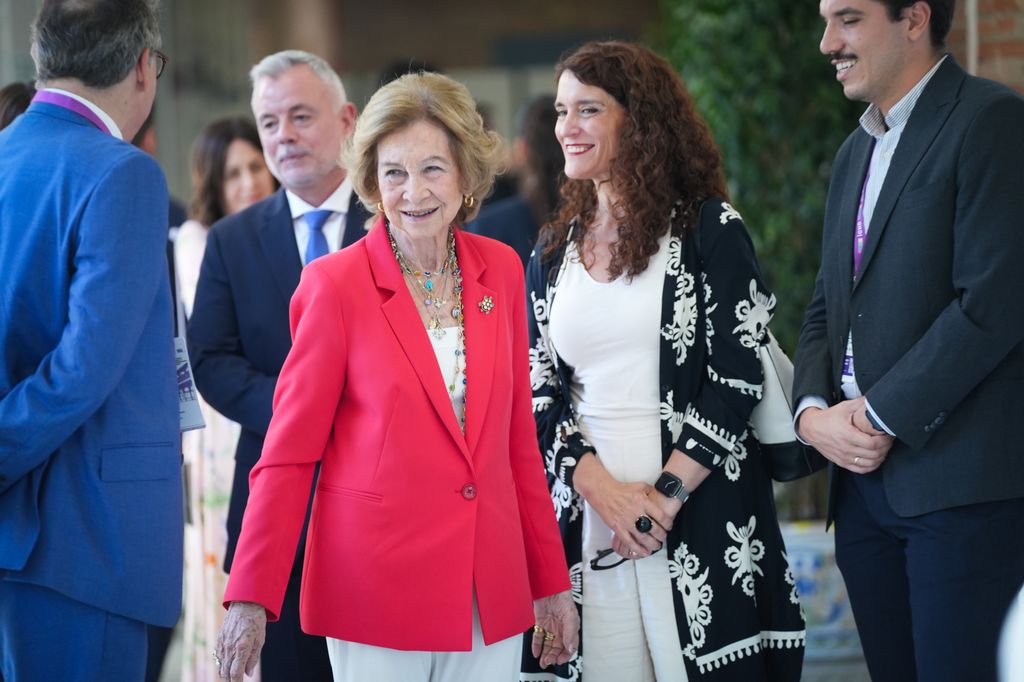 Sonriente y cercana, la madre de Felipe VI ha retomado sus compromisos institucionales tras asistir al funeral del rey Harald de Noruega