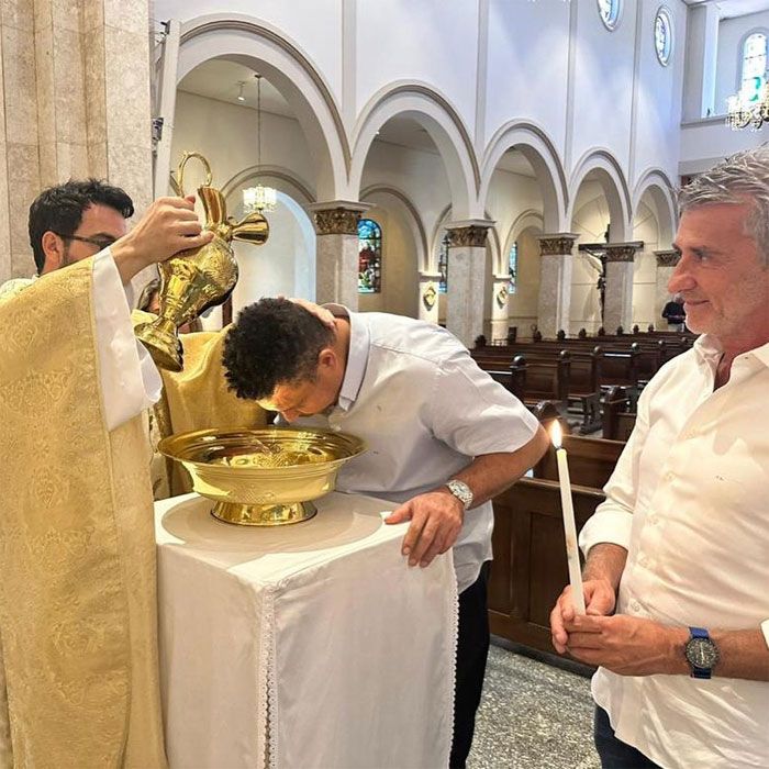 Las imágenes del bautizo de Ronaldo Nazario a los 46 años