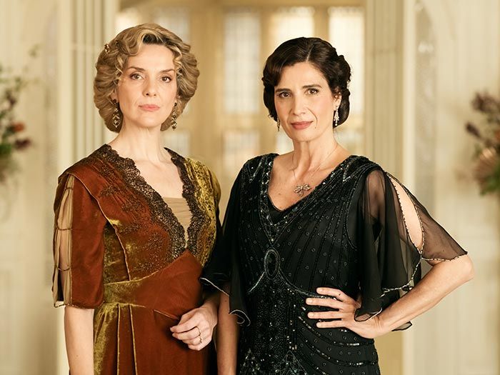 Elia Galera (María Antonia) con Eva Martín (marquesa de Luján)