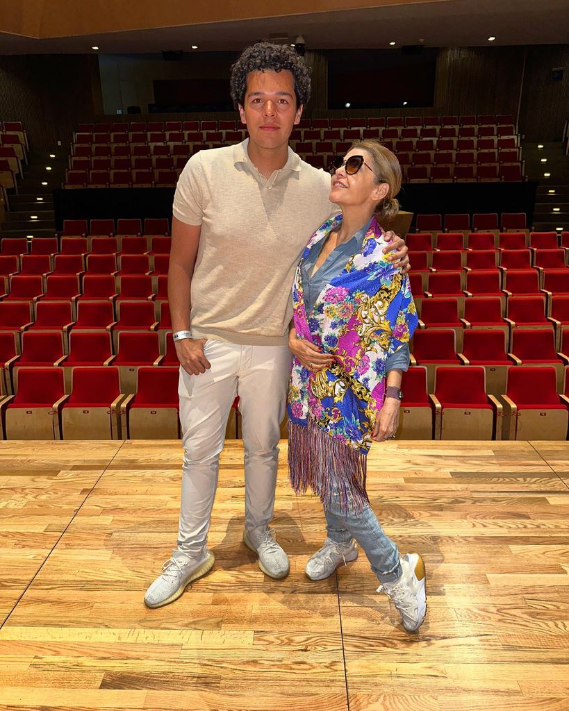 Itatí Cantoral y su hijo Eduardo