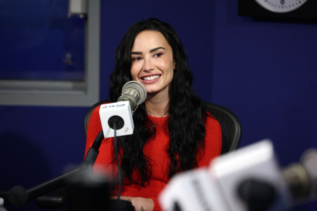 Demi Lovato durante su visita a los estudios de SiriusXM.