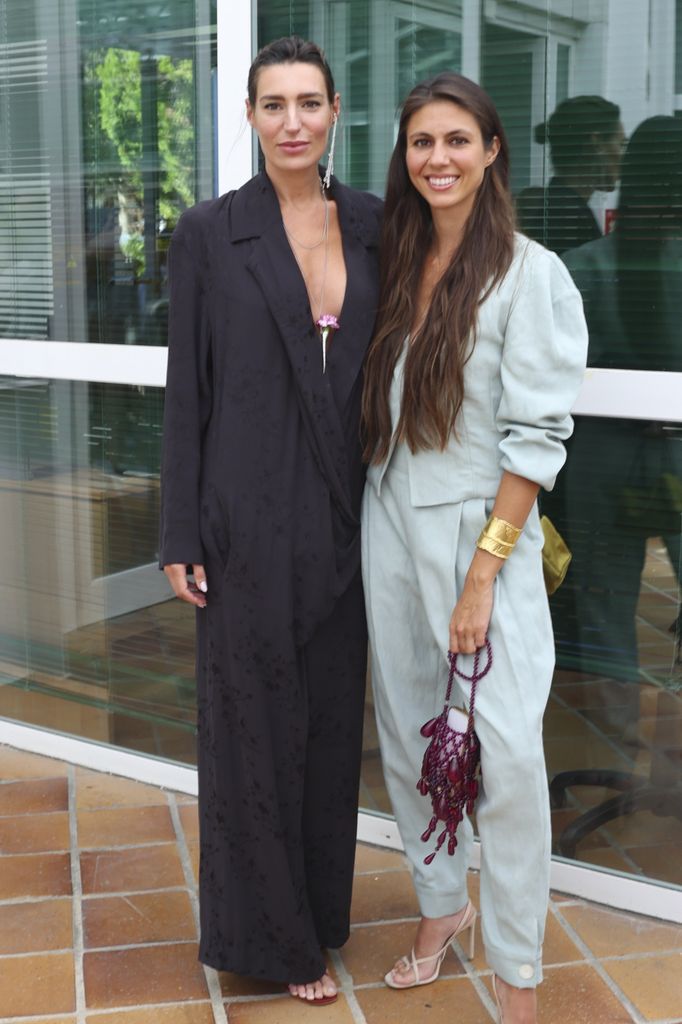 Ana Cristina Portillo y Eugenia Osborne, a su llegada al desfile de Pedro del Hierro durante la Mercedes-Benz Fashion Week Madrid 2026 (14 de septiembre de 2026)
