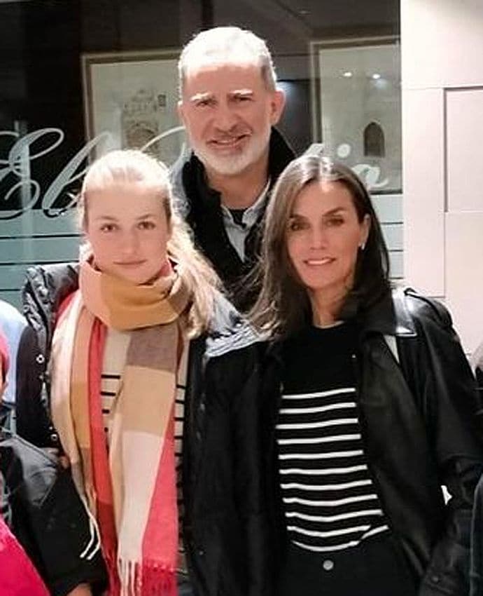 Reyes Felipe y Letizia con la princesa Leonor 
