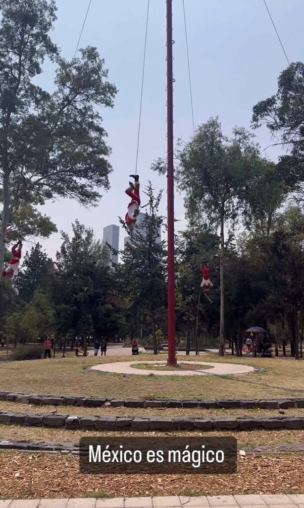 mar a celeste arrar s y sus hijos de visita en m xico