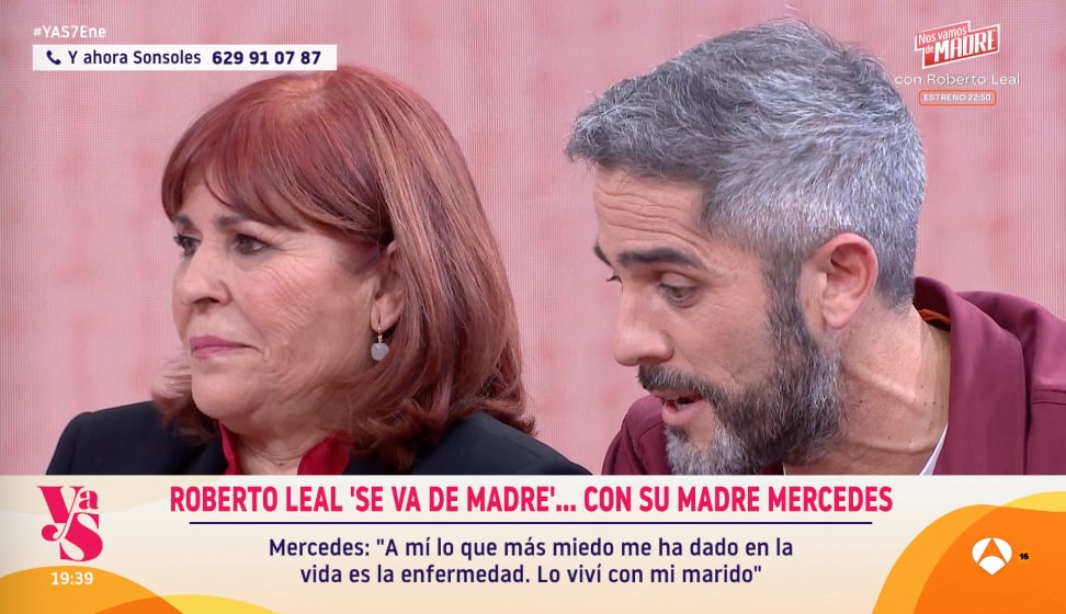Roberto Leal, junto a su madre Mercedes Guillén, en 'Y ahora Sonsoles'