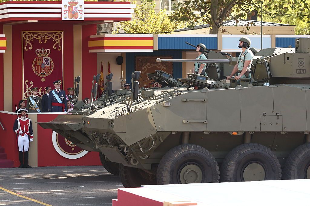 Carros de combate en el desfile