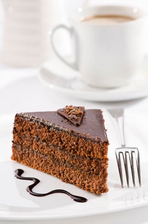 bizcocho de chocolate y mousse de café