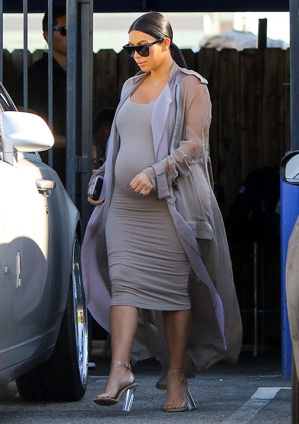 kim-kardashian-zapatos-transparentes-1z