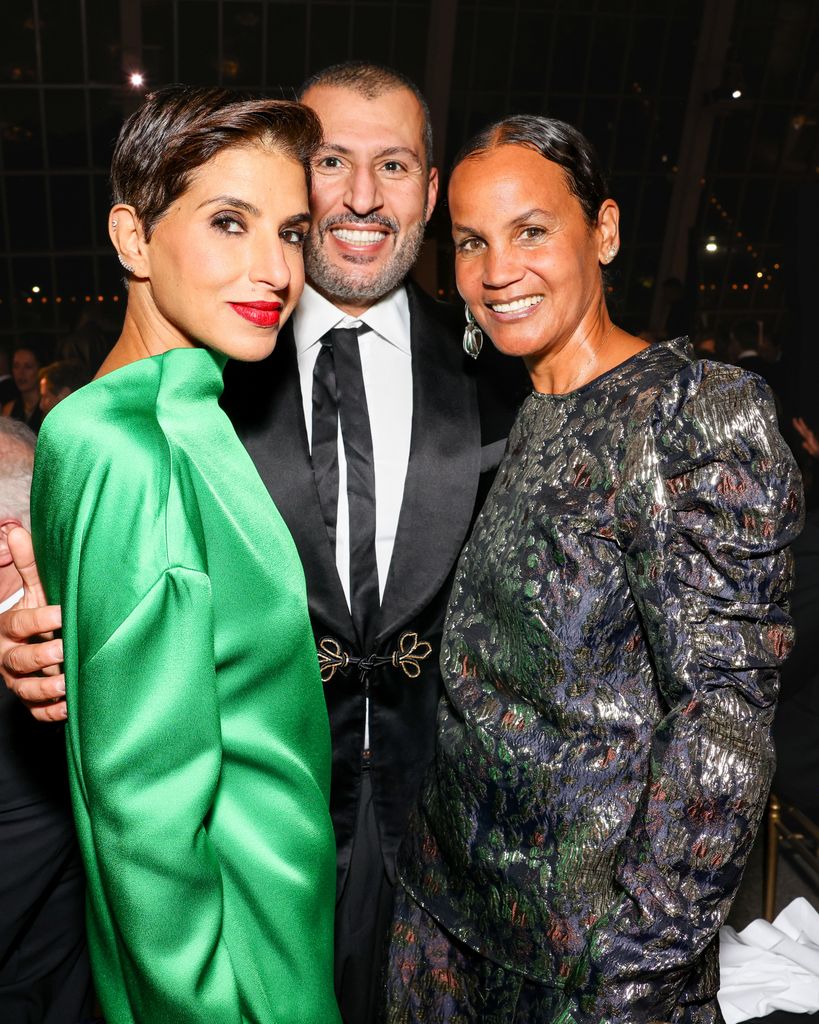 La princesa Deena Ali Al-Juhani Abdulaziz, el príncipe Sultan Bin Fahad bin-Nasser bin Abdulaziz y Erica Reid.