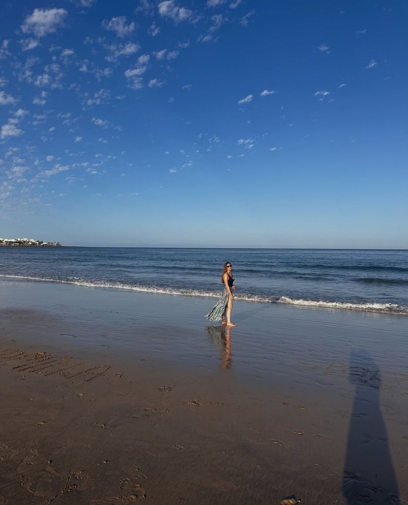 Sara Carbonero en una de las playas de Lanzarote