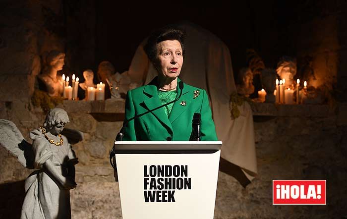 La aplaudida decisión de Ana de Inglaterra cuando llegaba tarde a un acto