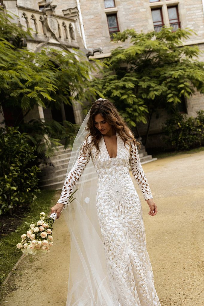 Vestido de novia viral de pedrería de From Lista With Love