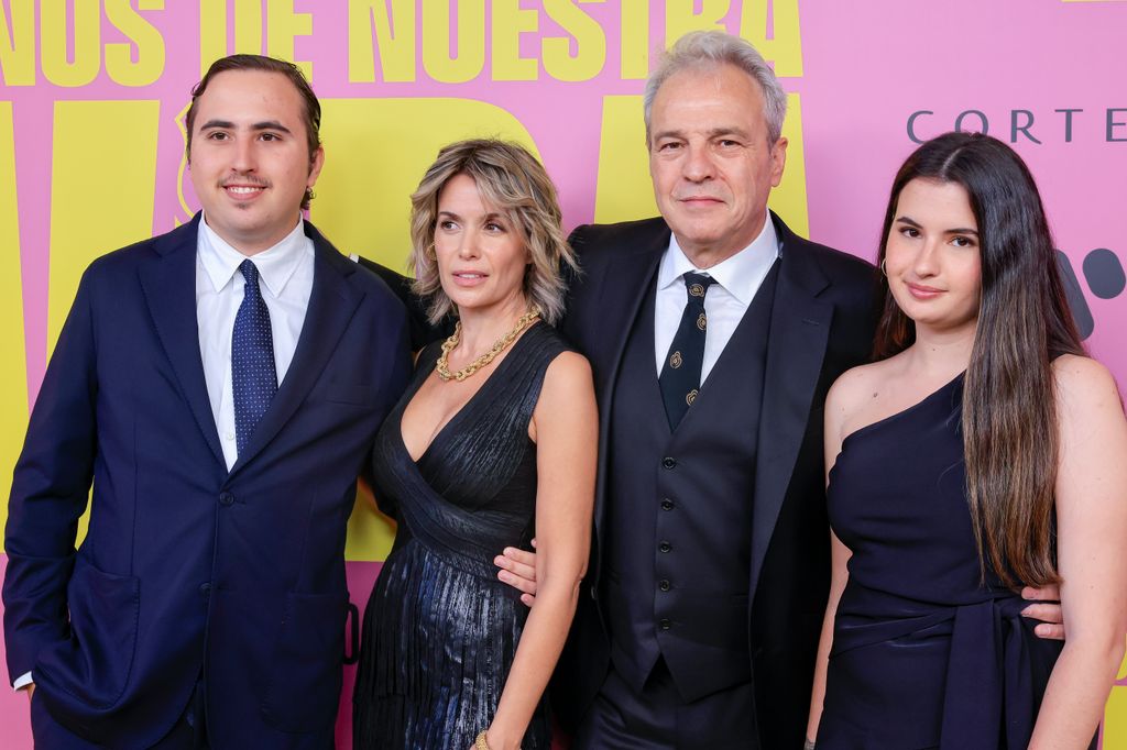 David Summers con su mujer, Christine, y sus dos hijos nacidos de una relación anterior, David y Lucía