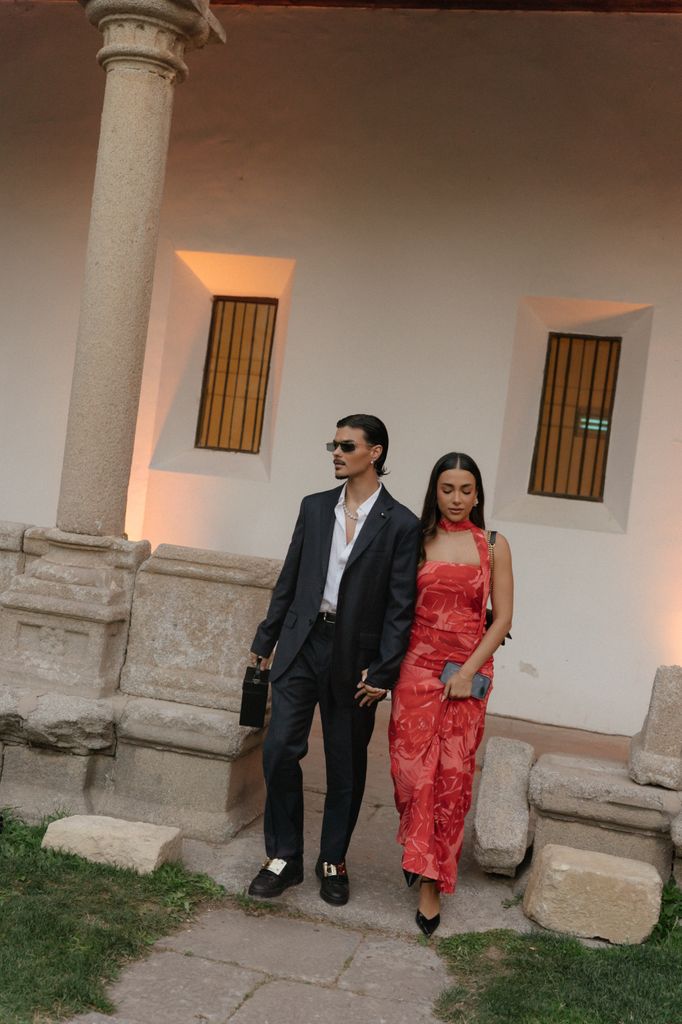 Abraham Mateo llega a la boda de su buen amigo, Almácor