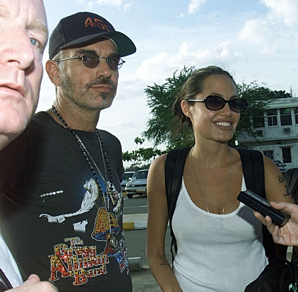 Angelina Jolie en Camboya con su entonces esposo Billy Bob Thornton en noviembre de 2001.