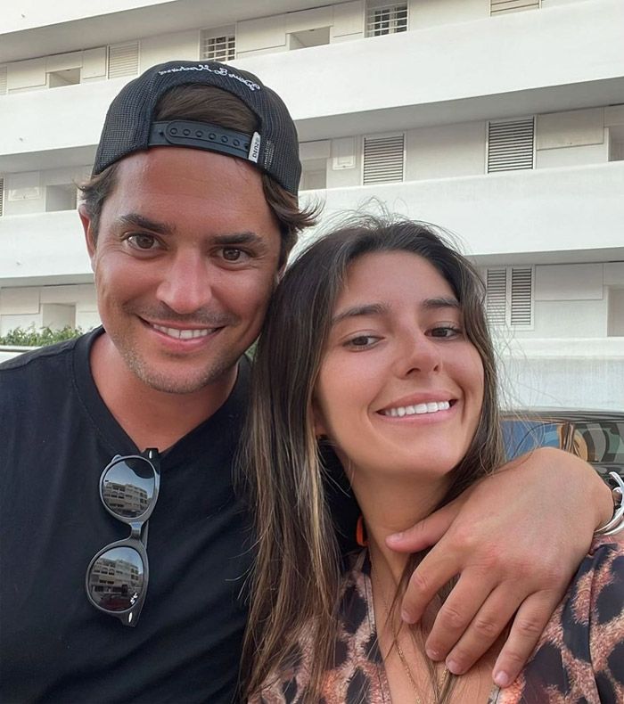 Álvaro, hijo de Míchel, con su novia