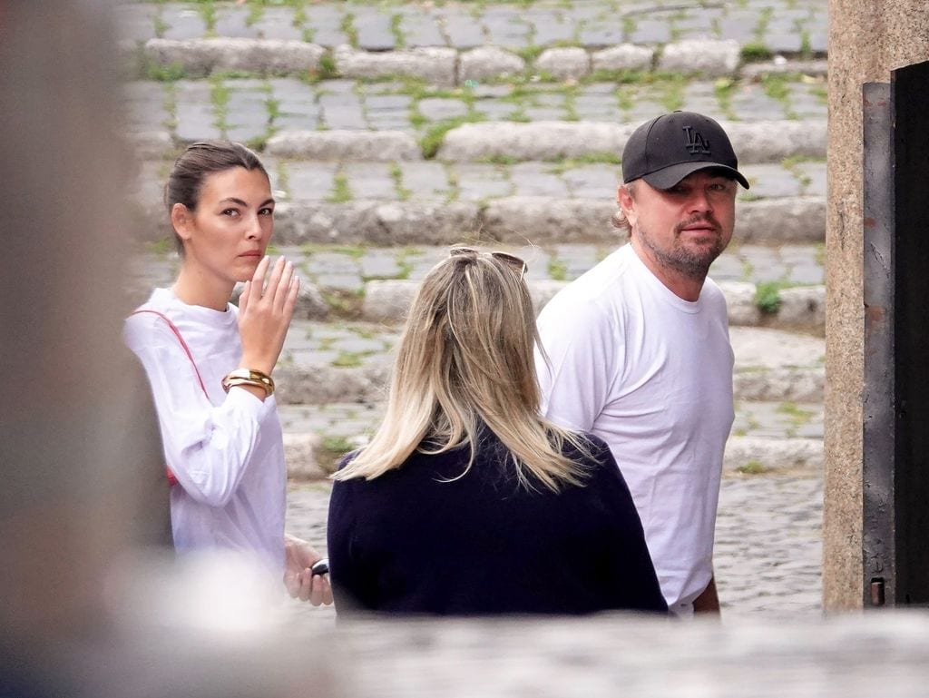Se ha reportado que Leonardo Dicaprio y su novia Vittoria Ceretti asistirán a la boda de Lauren Sanchez y Jeff Bezos en Venecia.