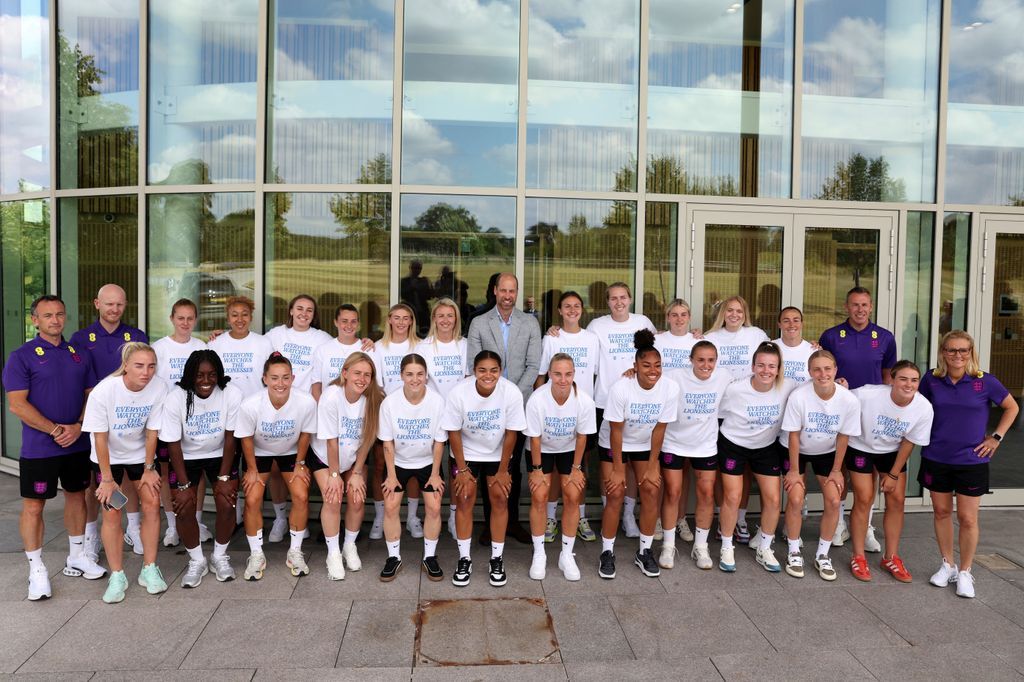 El príncipe William apoya a las Lionesses antes de la final de la Eurocopa femenina 2025 en Suiza