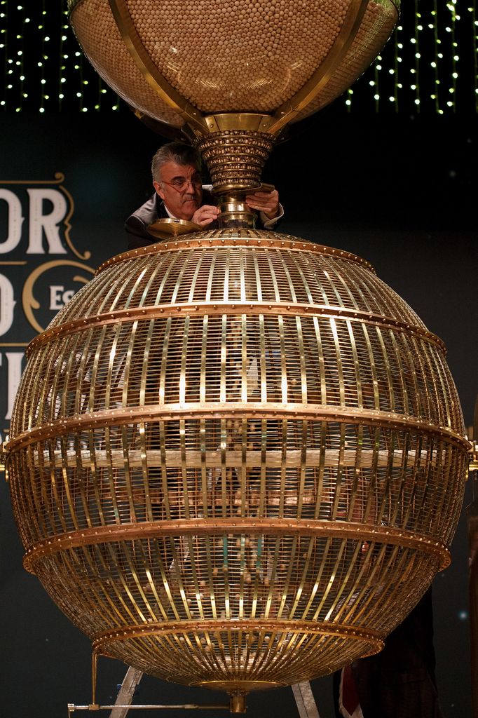 El personal implicado en la organización del sorteo tiene prohibido participar para evitar conflictos de interés y garantizar la máxima transparencia