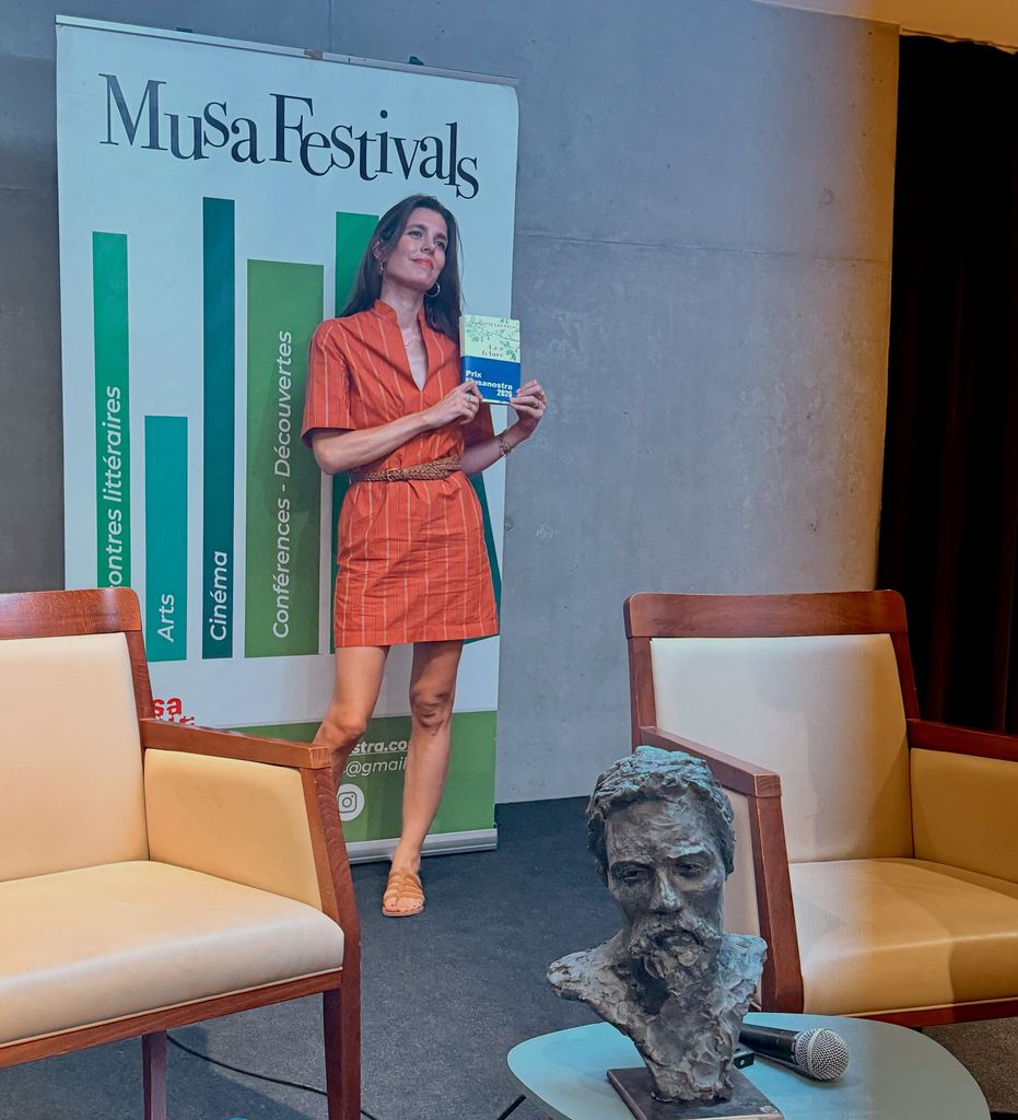 Carlota Casiraghi con su premio literario