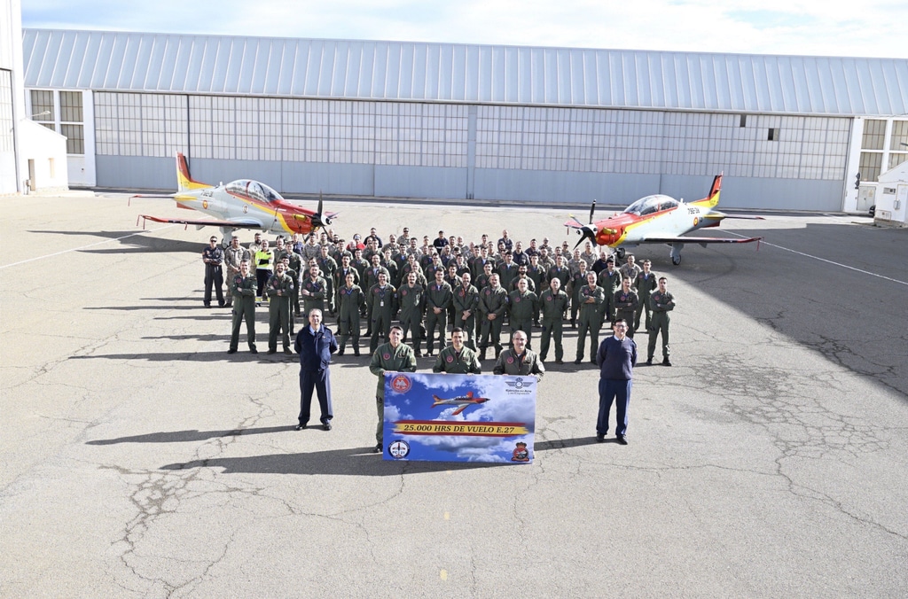 La imagen inédita de la princesa Leonor con sus compañeros de la AGA