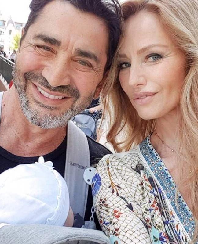Adriana Karembeu habla de sus miedos por haber sido madre a los 46 años