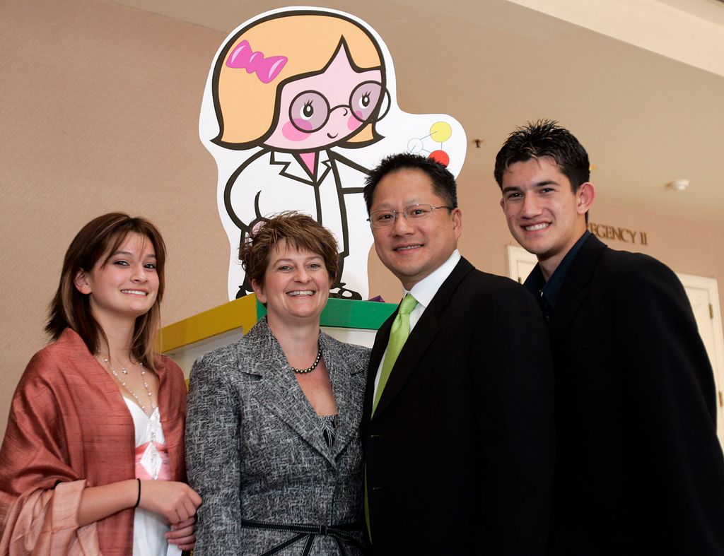 Jen-Hsun Huang, co-fundador de Nvidia con su familia, Madison, Lori, y Spencer