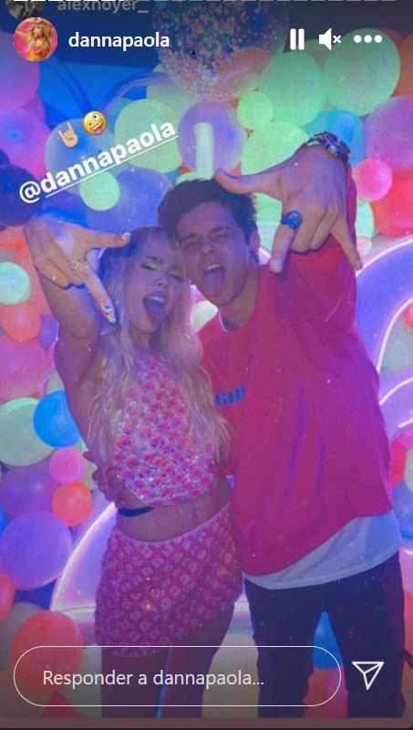 Danna Paola y Álex Hoyer