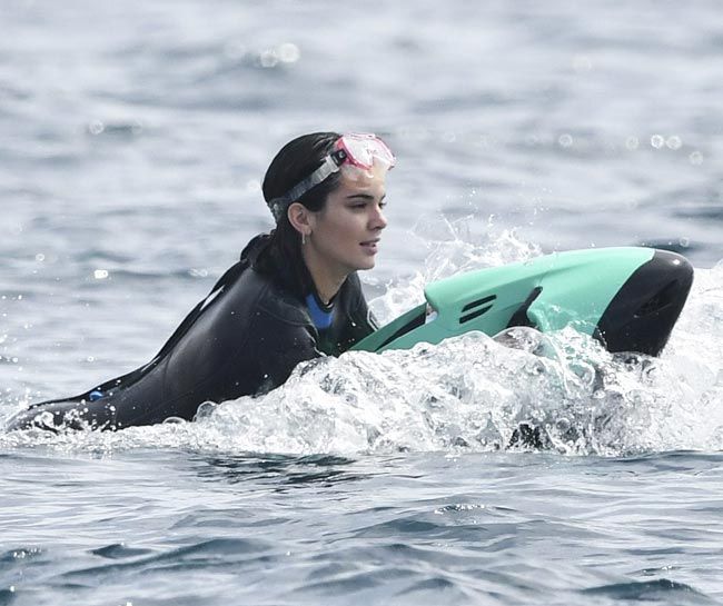 kendall_jenner_bikini_5z