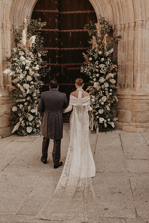 Entrada novia en la iglesia