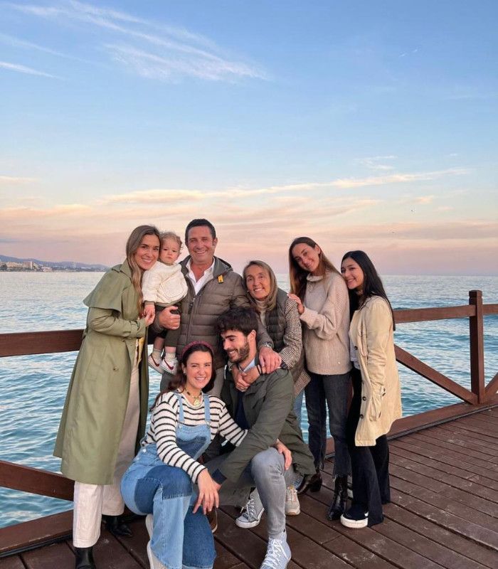 María Pombo y su familia durante un viaje