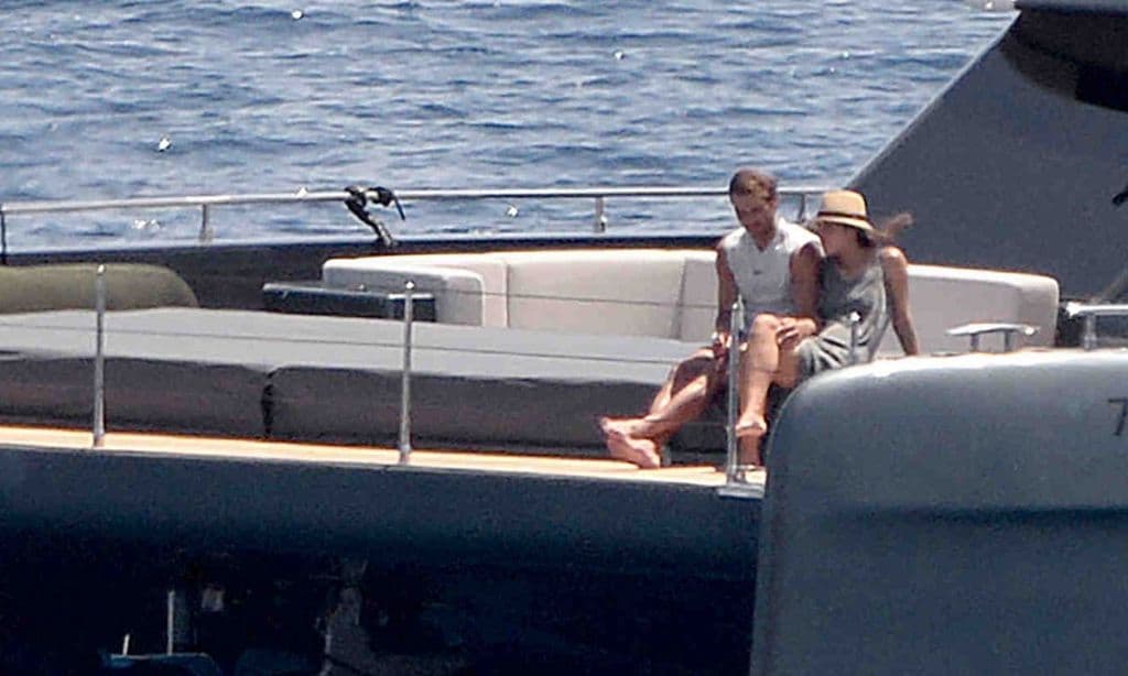 Hola 4016 Rafa Nadal con su mujer Francisca en su barco