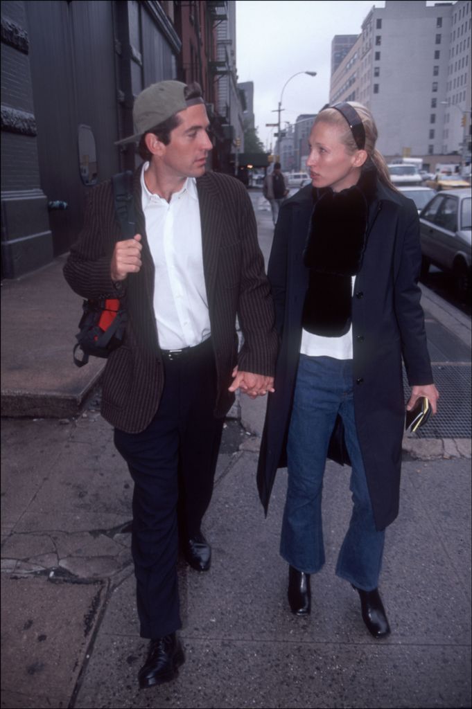 Carolyn Bessette y John F. Kennedy Jr. en Nueva York, 1996.