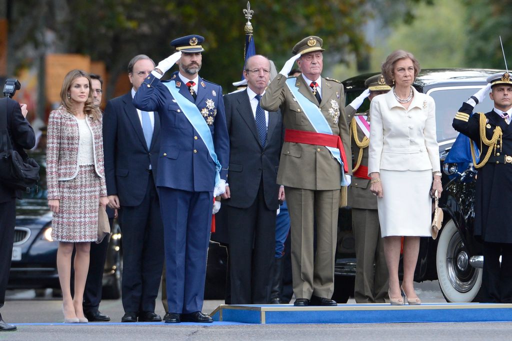 Reyes Felipe y Letizia en el 12 de octubre de 2012