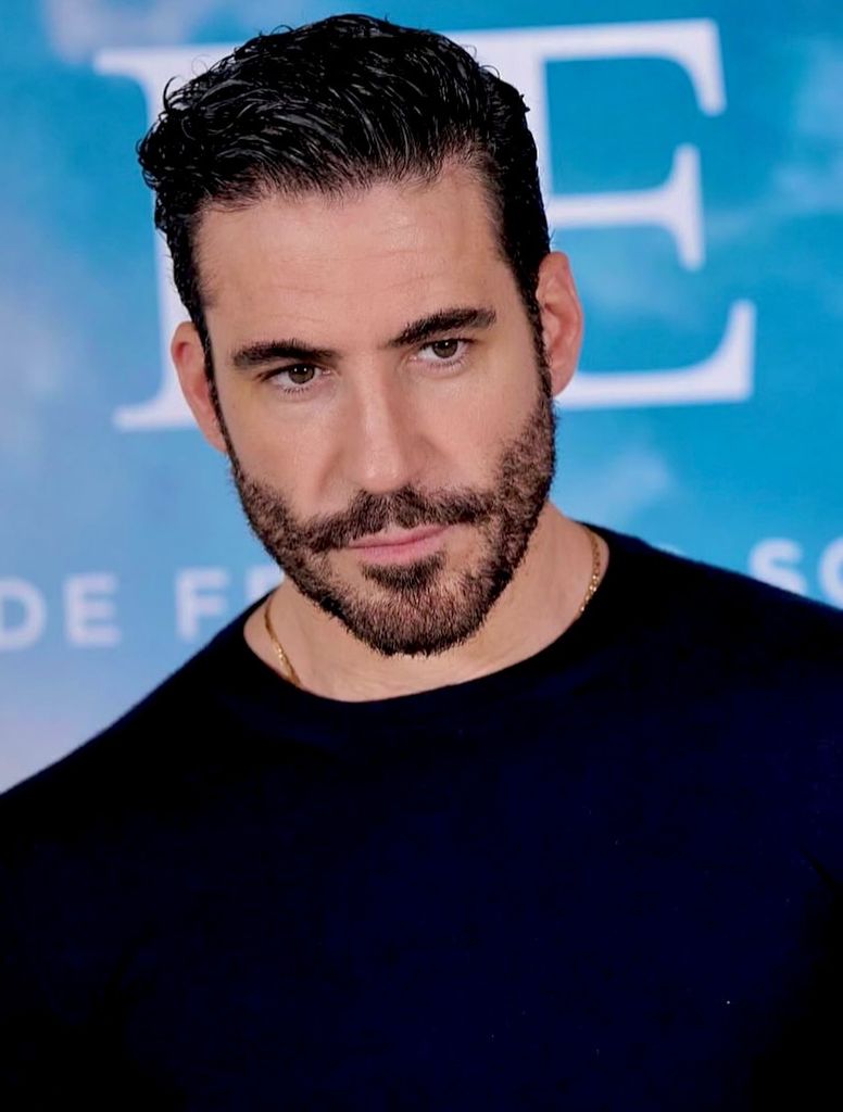 El actor acaba de estrenar la película La fiera, basada en hechos reales sobre 4 amigos apasionados del salto BASE.