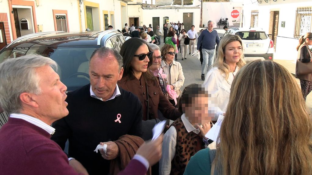 Alejandra Ruiz Rato junto a su padre, Espartaco y Pepín Liria