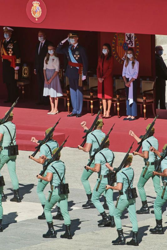 Desfile del 12 de Octubre de los Reyes y sus hijas