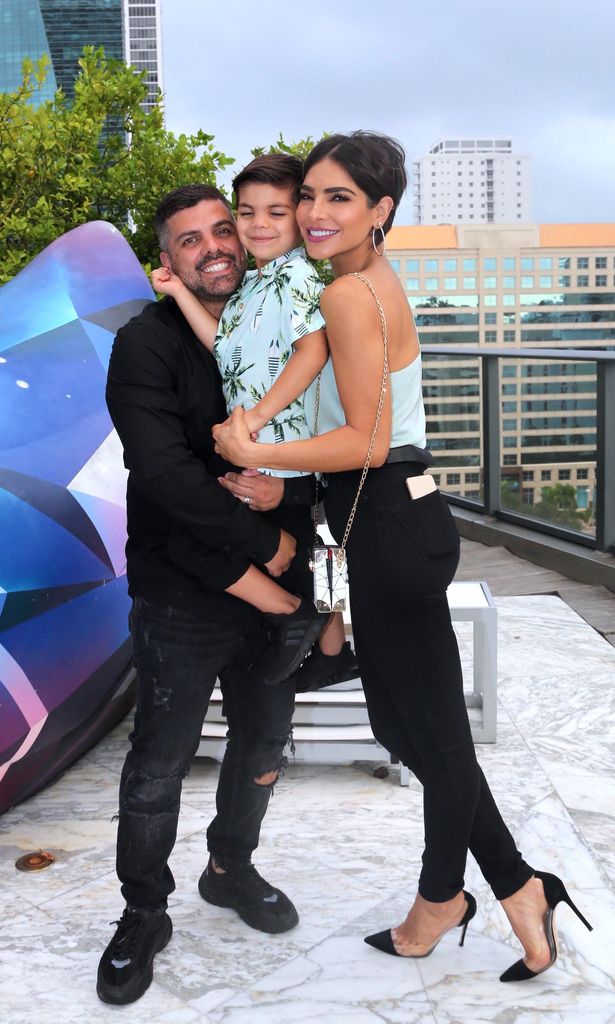 Alejandra Espinoza y su familia