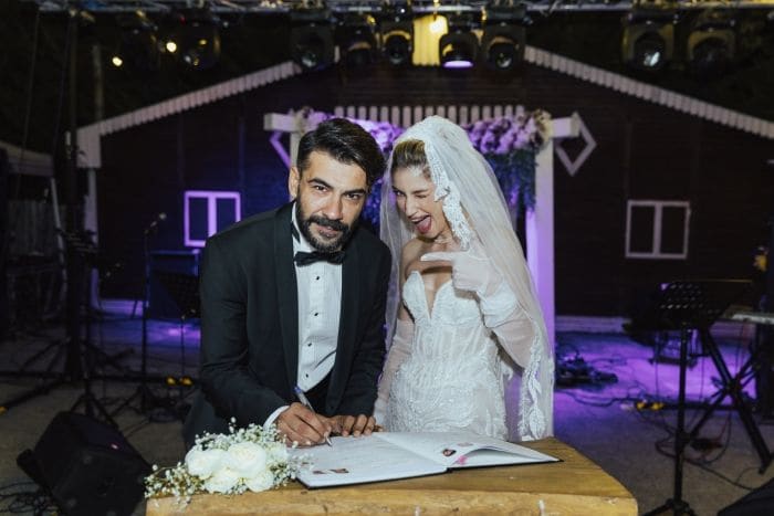 La romántica boda de Rüzgar Aksoy y Yasemin Sancaklı desde la lente de Hakan Akman