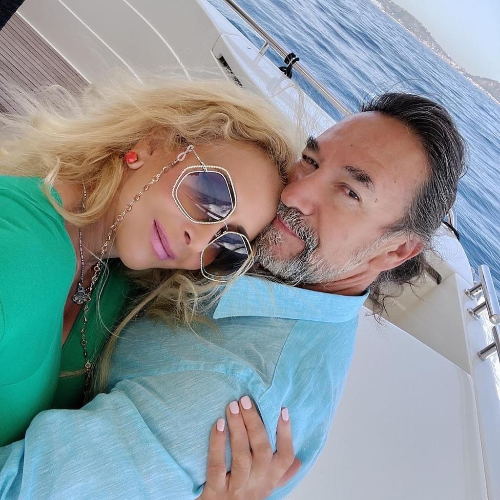 Cristy Solís tiene 33 años de casada con 'El Buki'.
