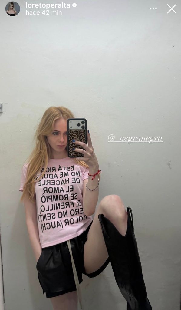 Loreto Peralta con el look que eligió para el concierto del dúo argentino. 