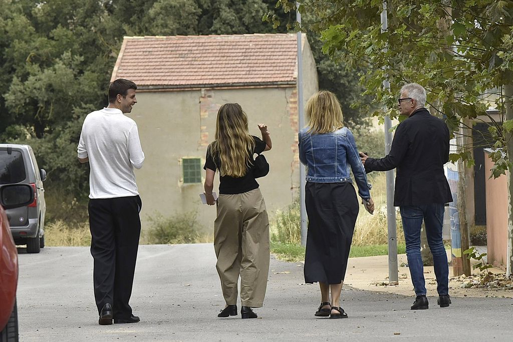 Las imágenes dejaron ver la buena relación entre Clara Chía y los padres de Piqué.