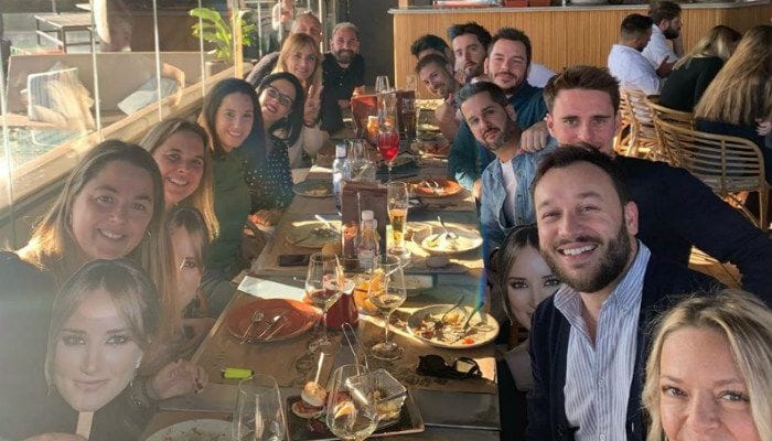 Reunión de amigos de Alba Carrillo