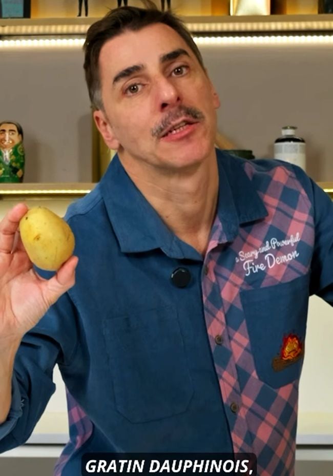 En una de sus últimas entregas de 'Cosas de Casa' Roca versiona el clásico francés 'Gratin Dauphinois'.