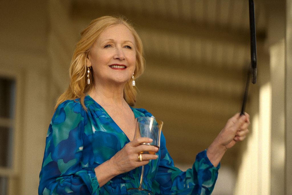 Patricia Clarkson es Claire, la madre de Quinn