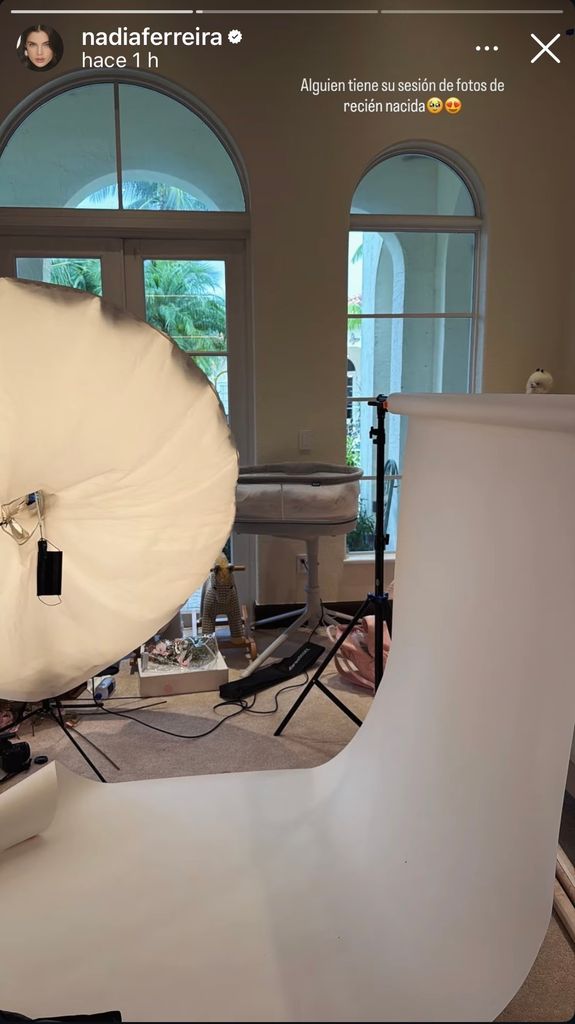 Con solo unas semanas de nacida, Myla, la bebé de Marc Anthony y Nadia Ferreira ya tuvo su primera sesión de fotos.