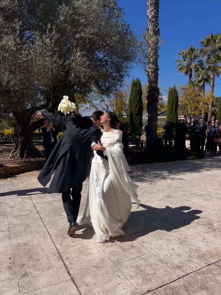 Su boda fue hace tan solo un mes
